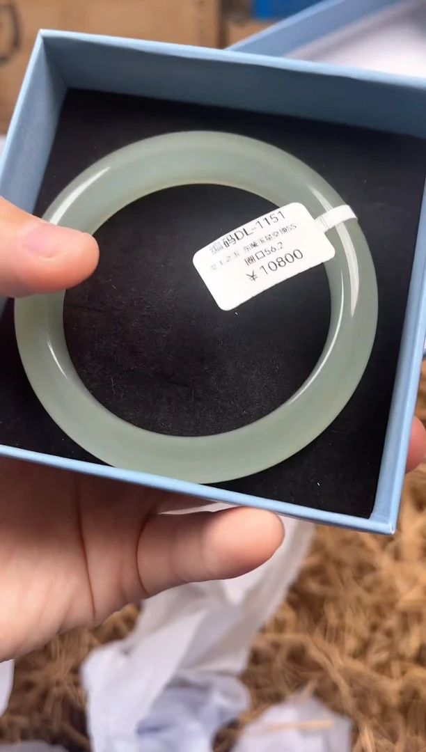 未镶嵌手镯石英质玉编码DL1151