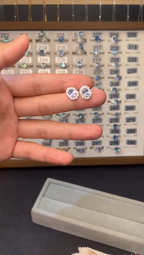彩色蓝宝石耳钉银S925镶嵌S****^0000