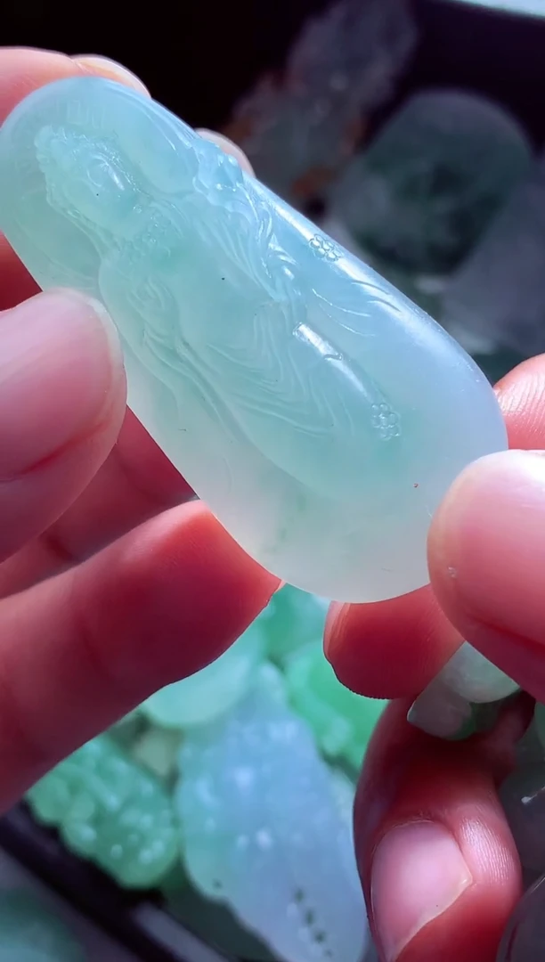 未镶嵌定制翡翠以*?翡翠毛货定制