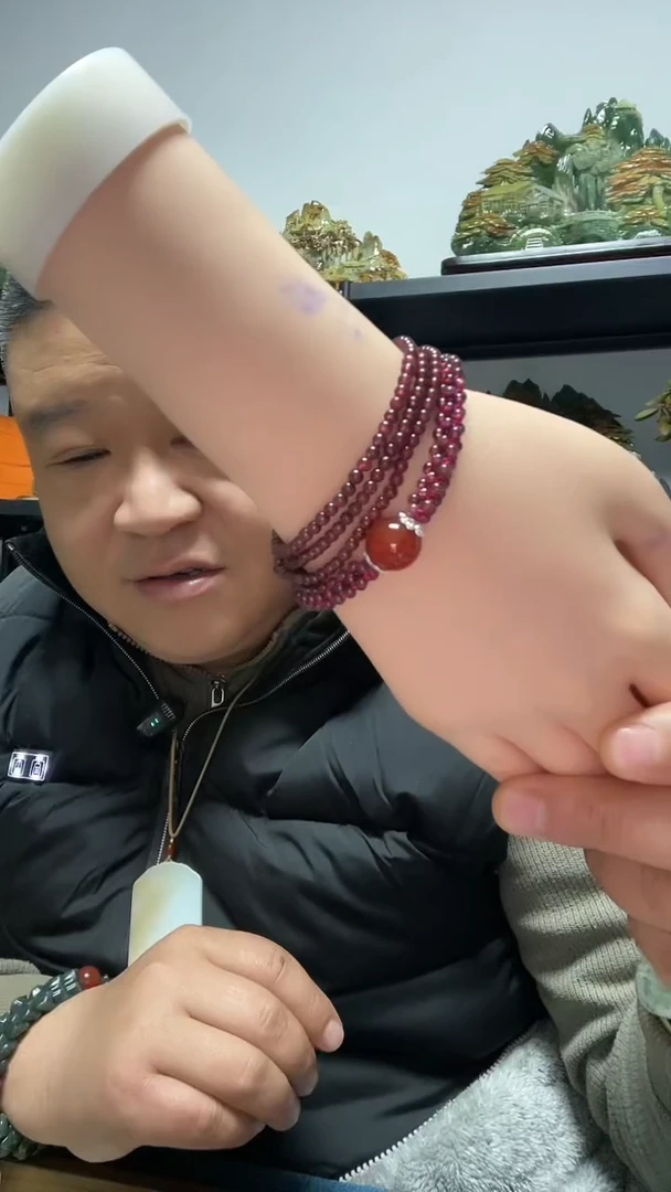 未镶嵌手串石榴石玛瑙手编单圈手串送一条三圈石榴石叠戴手串