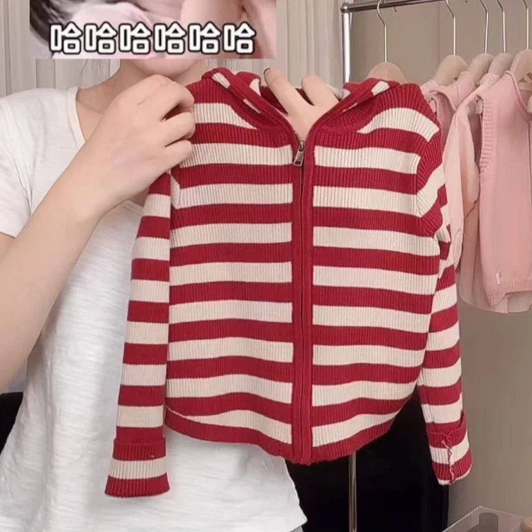 女童秋季针织开衫洋气女宝宝连帽红条纹休闲风长袖毛衣