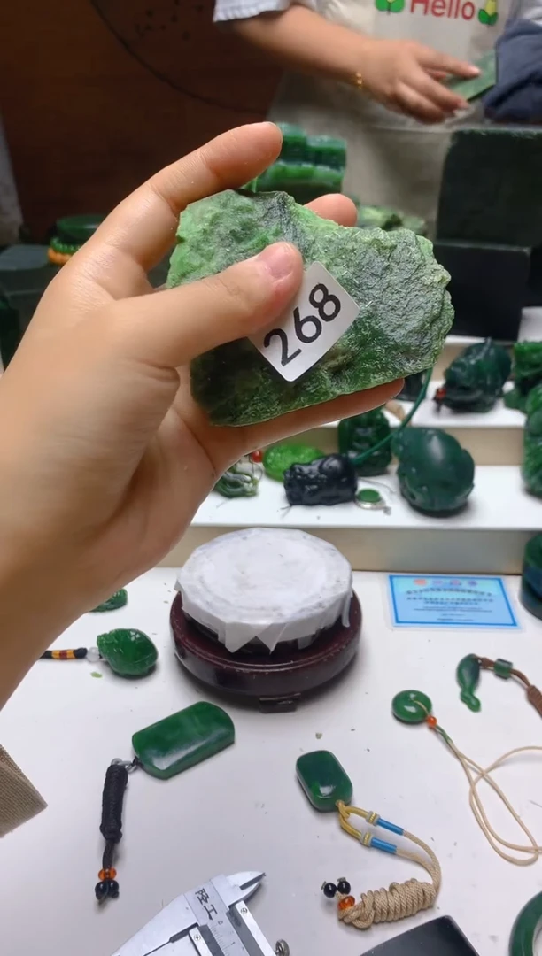 未镶嵌和田玉（碧玉）珠宝半成品0