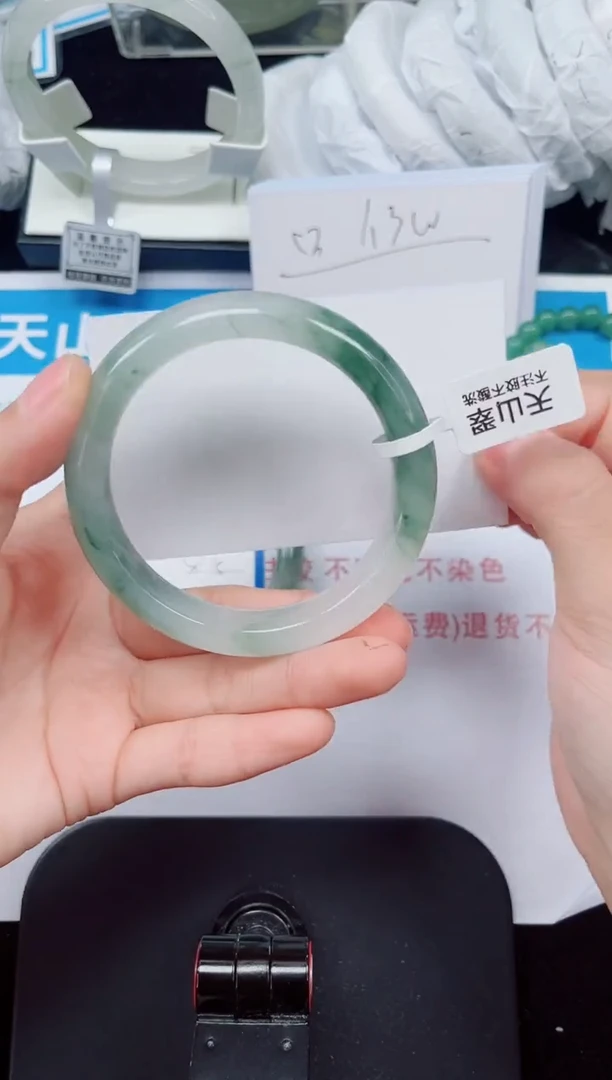 未镶嵌手镯石英质玉153-56/57