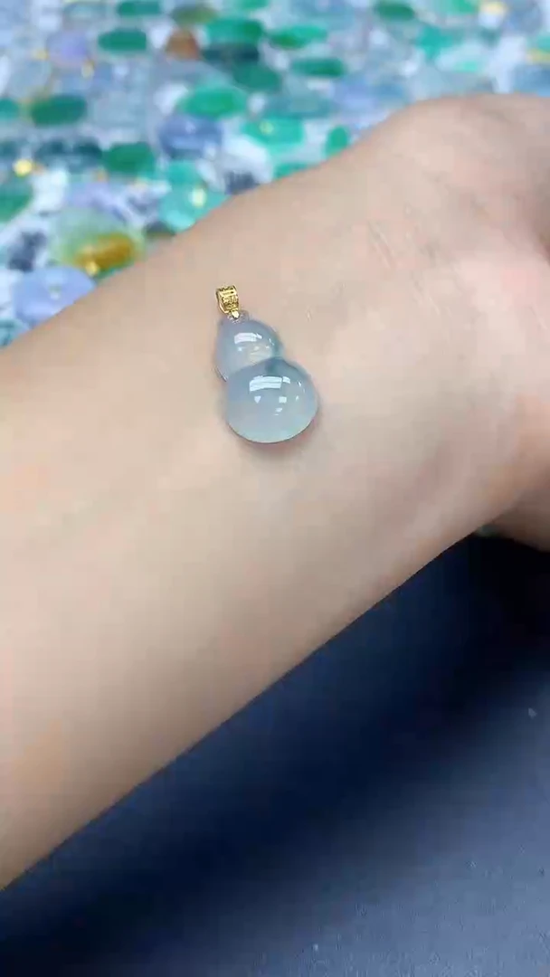 翡翠18K金镶嵌颈饰天然缅甸a货翡翠