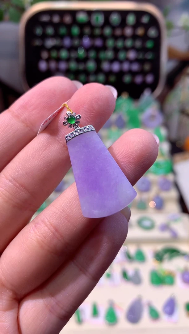 【闪购商品】翡翠颈饰18K金镶嵌缅甸天然A货翡翠