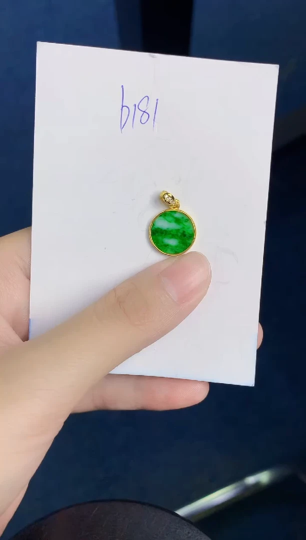 翡翠未镶嵌颈饰天然翡翠缅甸A货