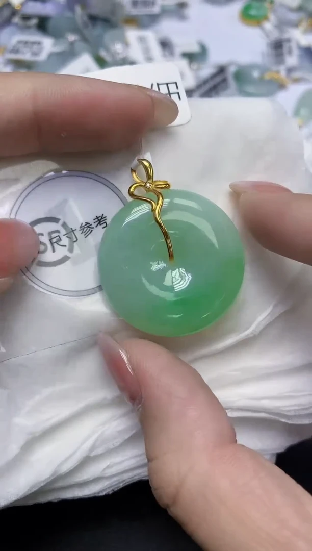 颈饰18K金镶嵌翡翠天然缅甸翡翠A货百元以上9元证书费自理