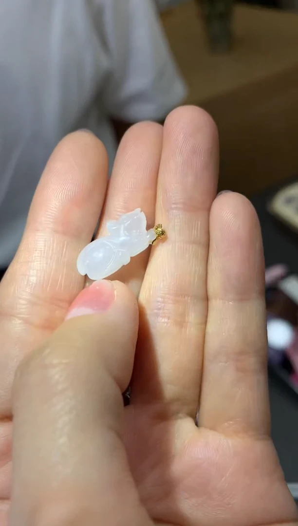 颈饰18K金镶嵌翡翠|不退不换