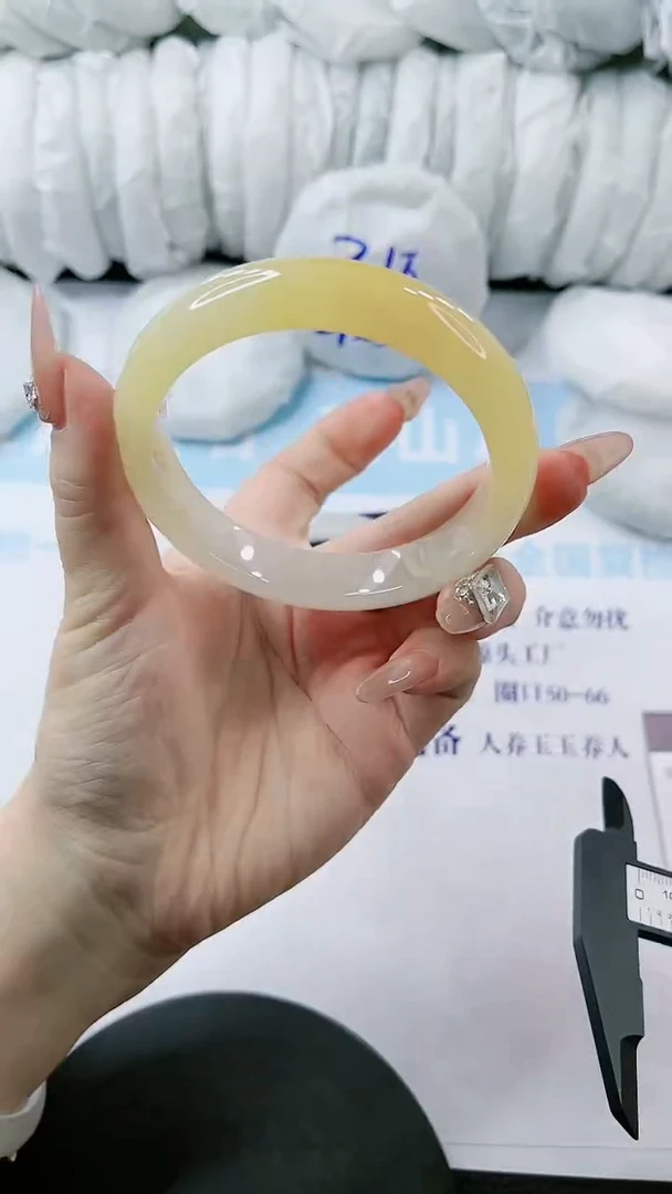 【闪购商品】石英质玉手镯未镶嵌多样性发货S531-63