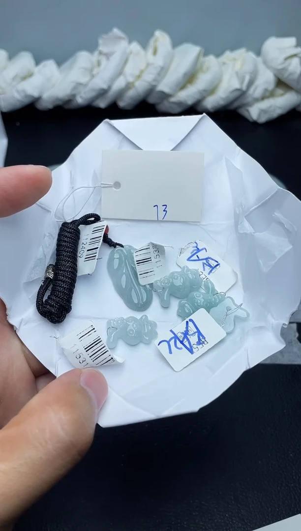 未镶嵌手镯翡翠73
