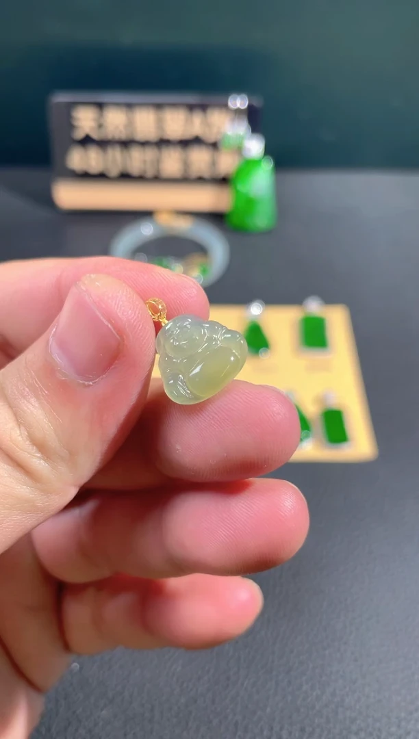 【闪购商品】翡翠颈饰18K金镶嵌翡翠