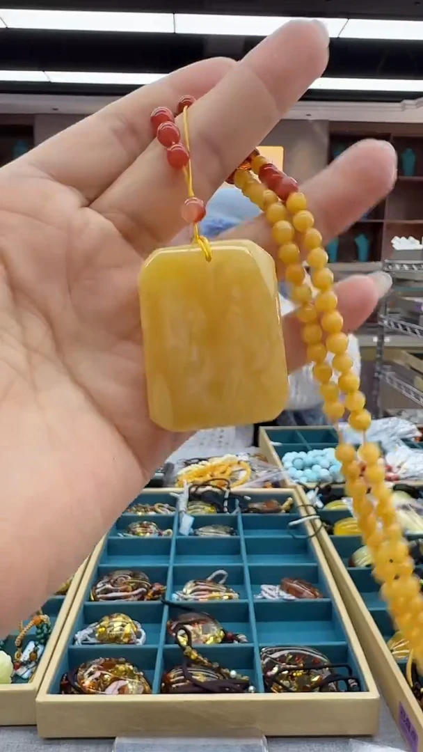 琥珀颈饰未镶嵌306秒拍号 假一罚三