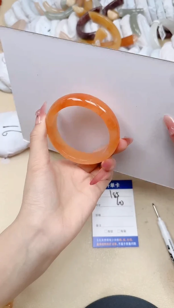 石英质玉手镯未镶嵌185/60