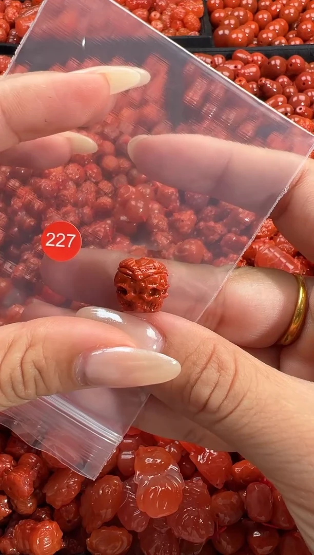 颈饰未镶嵌南红玛瑙1