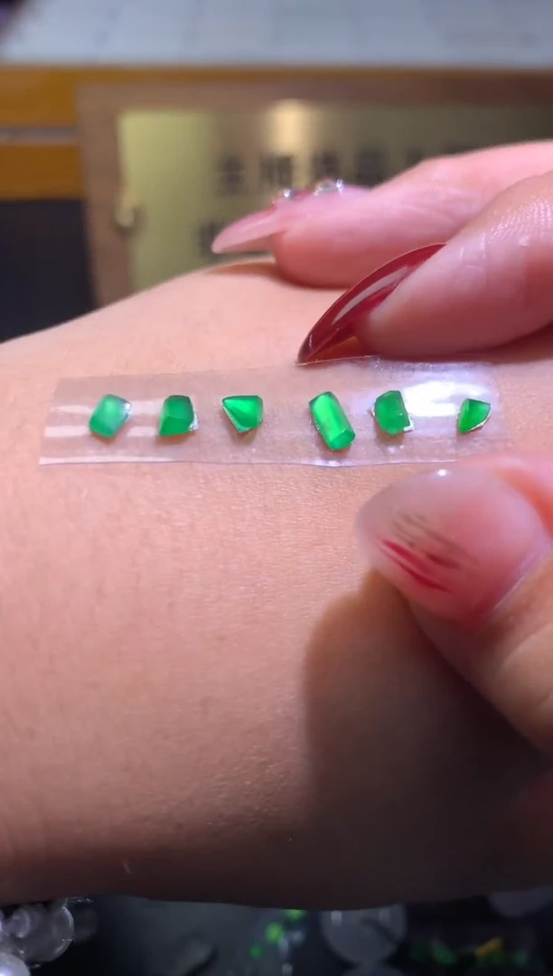 【闪购商品】定制翡翠未镶嵌毛货