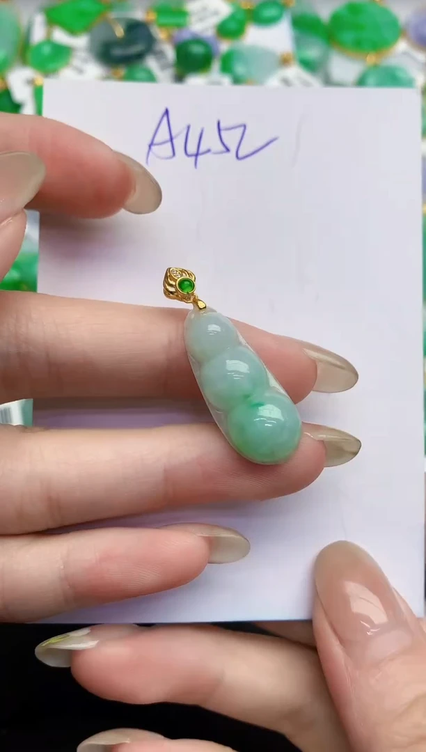 翡翠未镶嵌颈饰缅甸天然翡翠A货