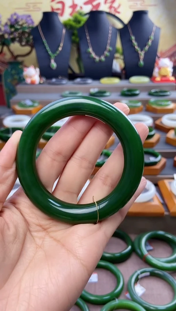 未镶嵌手镯和田玉高端收藏级碧玉手镯56+