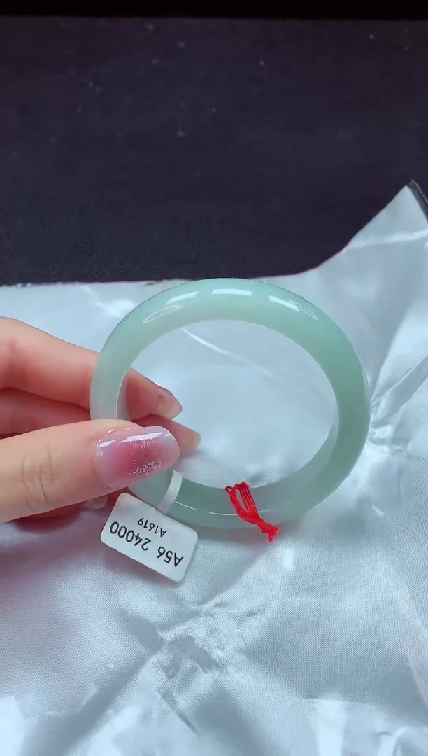 【闪购商品】翡翠手镯未镶嵌镯子56+