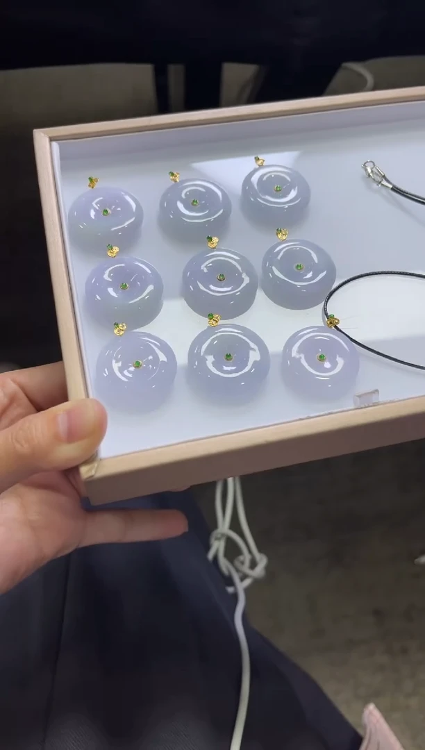 颈饰18K金镶嵌翡翠V293/多样性发一件/配绳子