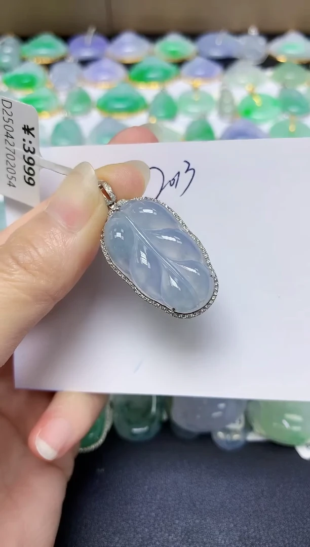 翡翠18K金镶嵌颈饰天然缅甸翡翠A货