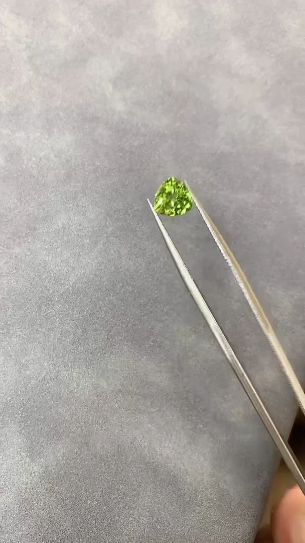 【闪购商品】橄榄石笔搁未镶嵌21橄榄石裸石多样性发一颗