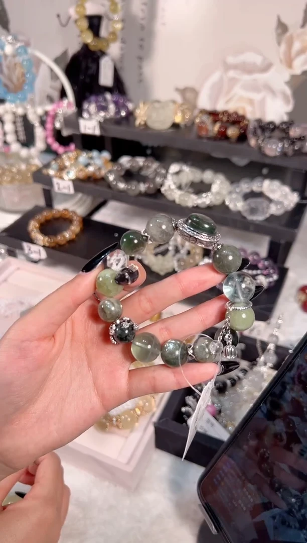 水晶手链未镶嵌天然水晶默认微瑕，多样性发货发其一