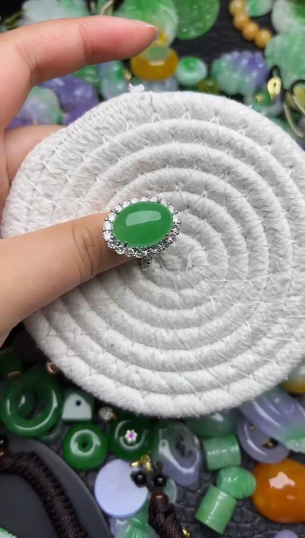 颈饰未镶嵌翡翠缅甸翡翠吊坠