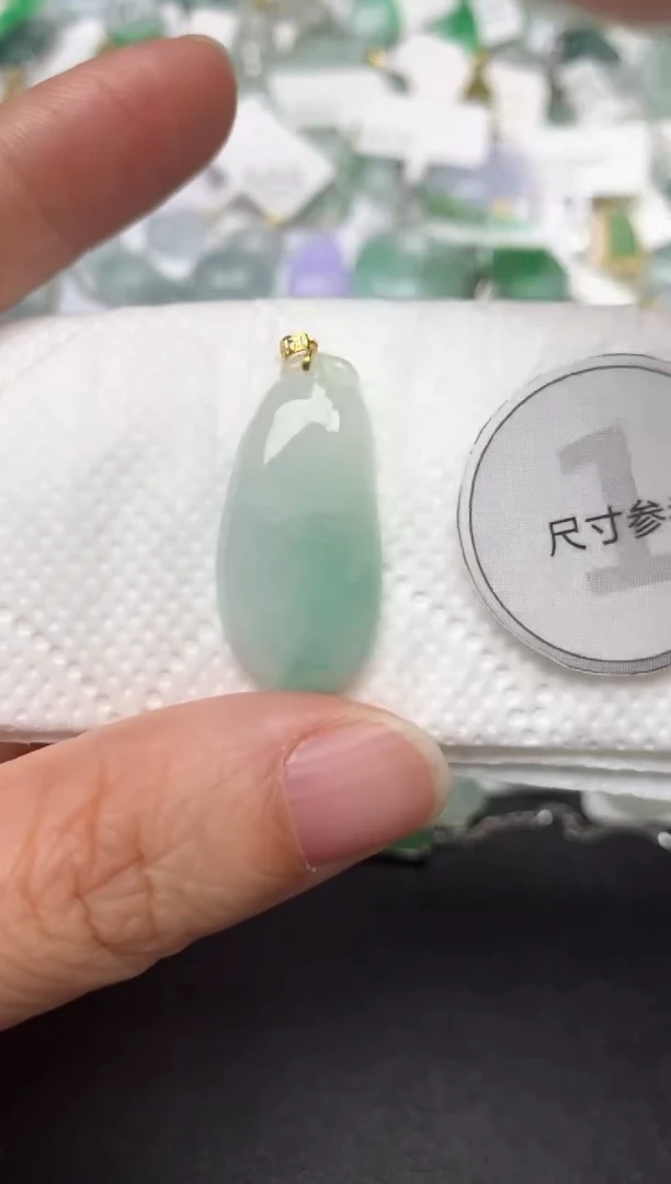 颈饰18K金镶嵌翡翠天然缅甸A货翡翠
