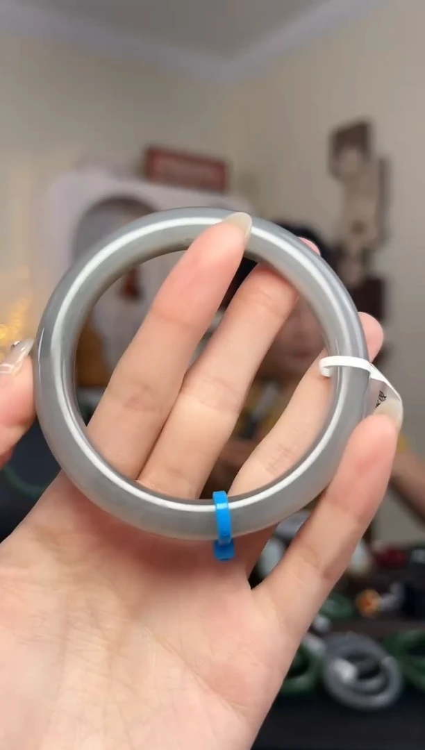 未镶嵌手镯和田玉S8- 56mm