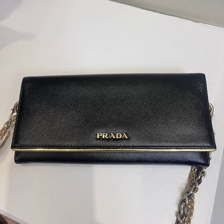 95新 Prada/普拉达 黑金链条包/F3AR03205741/5741/护