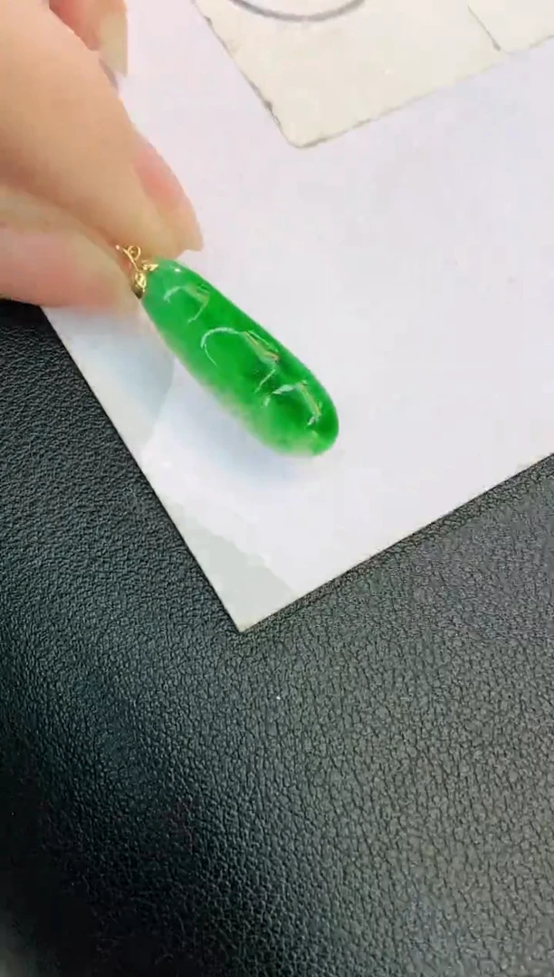 颈饰18K金镶嵌翡翠赠礼盒证书 珍珍