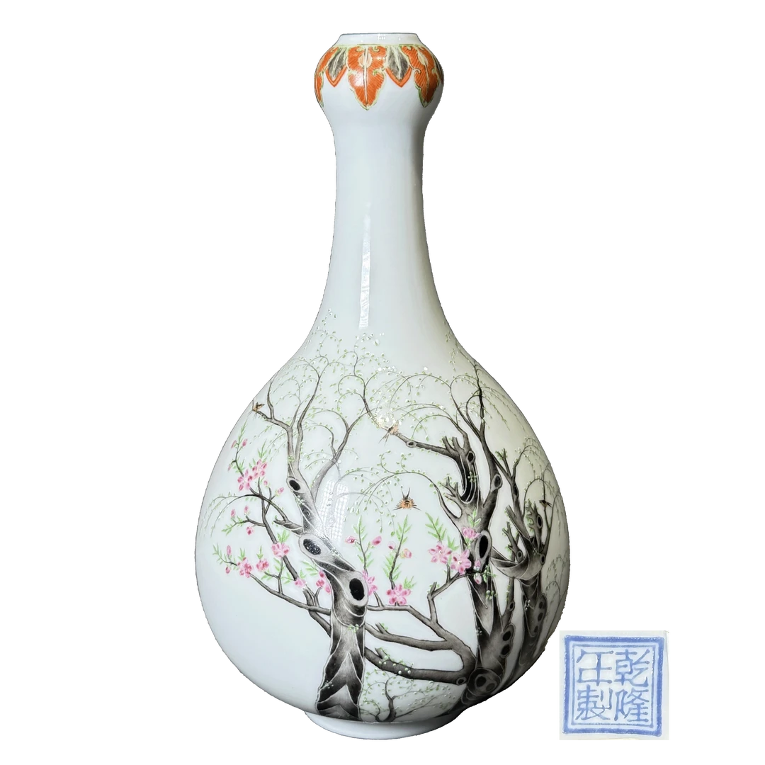 lot2220料彩“乾隆年制”款珐琅彩杏林春燕纹蒜头瓶古董拍卖