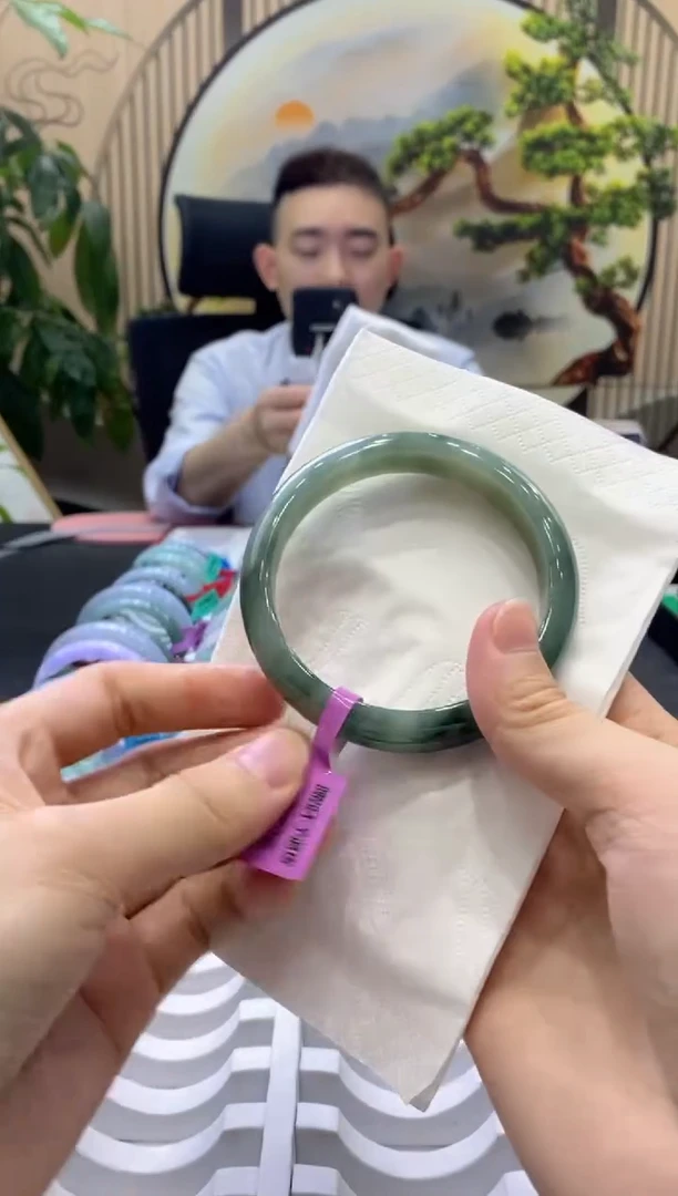 翡翠手镯未镶嵌0000000005691