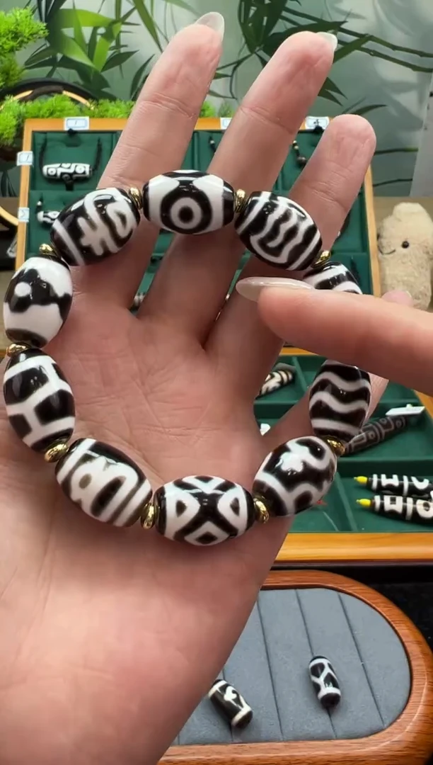 合金颈饰玛瑙/玉髓（覆膜）77.