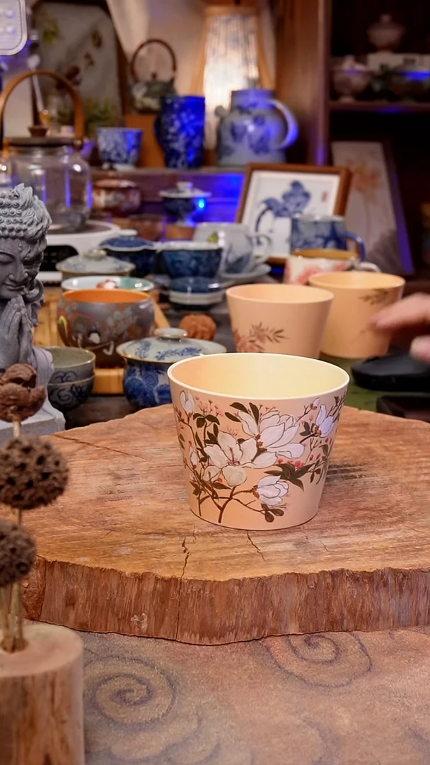 杯子玉兰花手工手绘手工手绘