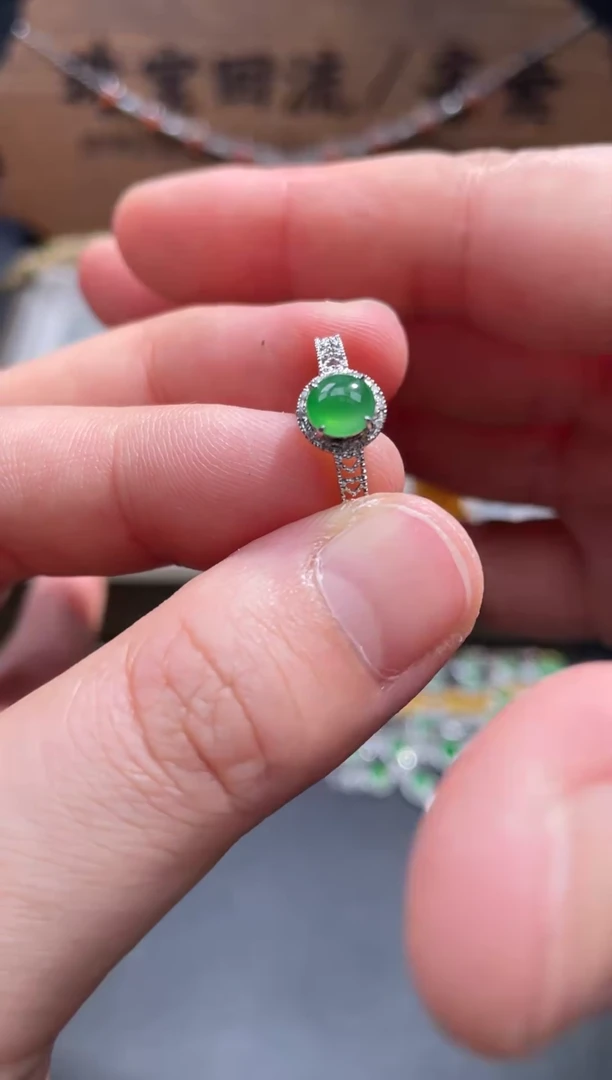 【闪购商品】翡翠戒指18K金镶嵌23.............