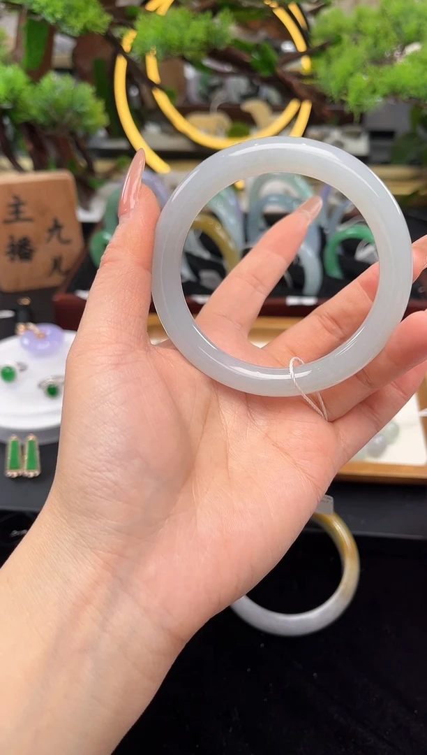 未镶嵌手镯翡翠手镯