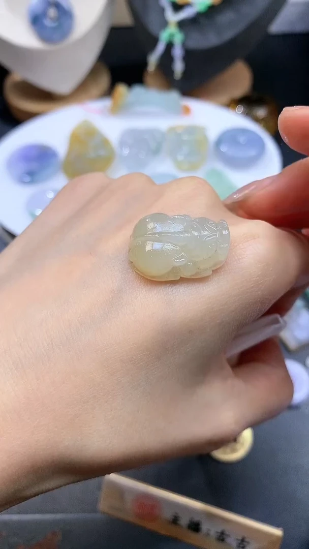 【闪购商品】定制翡翠未镶嵌翡翠