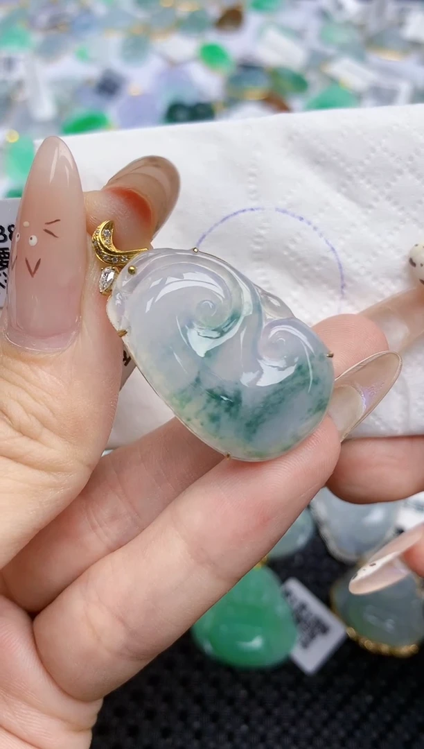 翡翠18K金镶嵌颈饰   天然翡翠A货