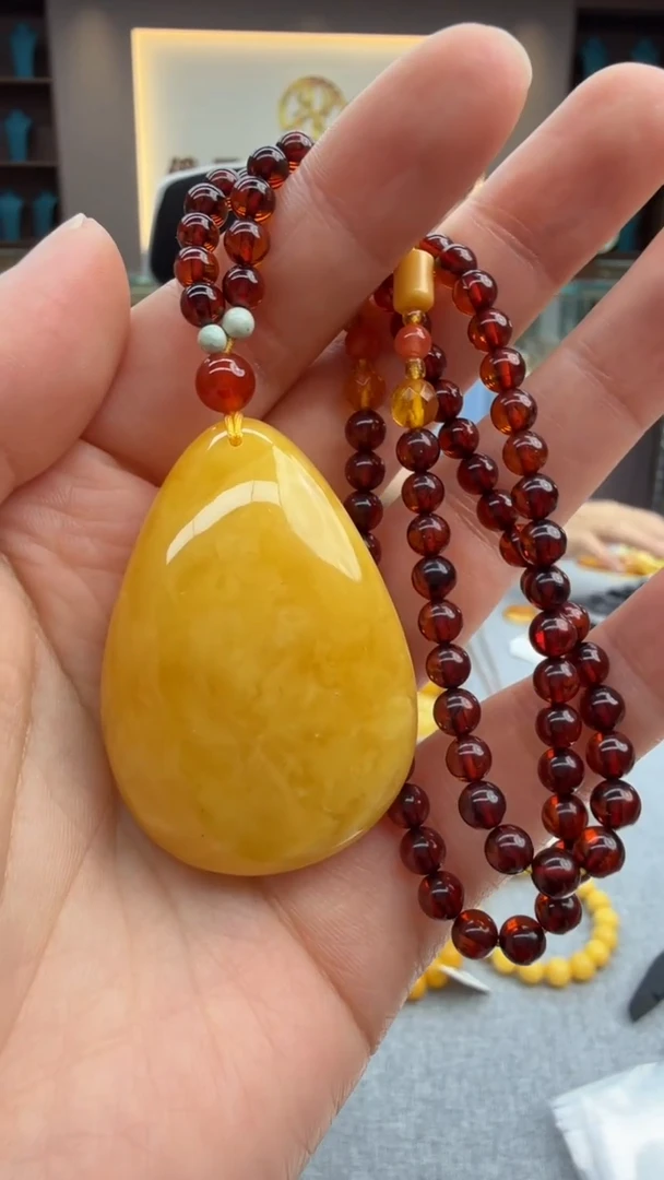 琥珀颈饰未镶嵌131秒拍号 假一罚三