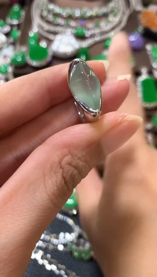 18K金镶嵌戒指翡翠z60