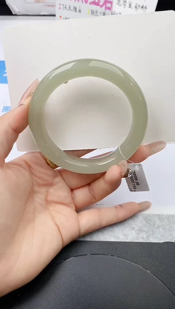 未镶嵌手镯石英质玉w241-DB59