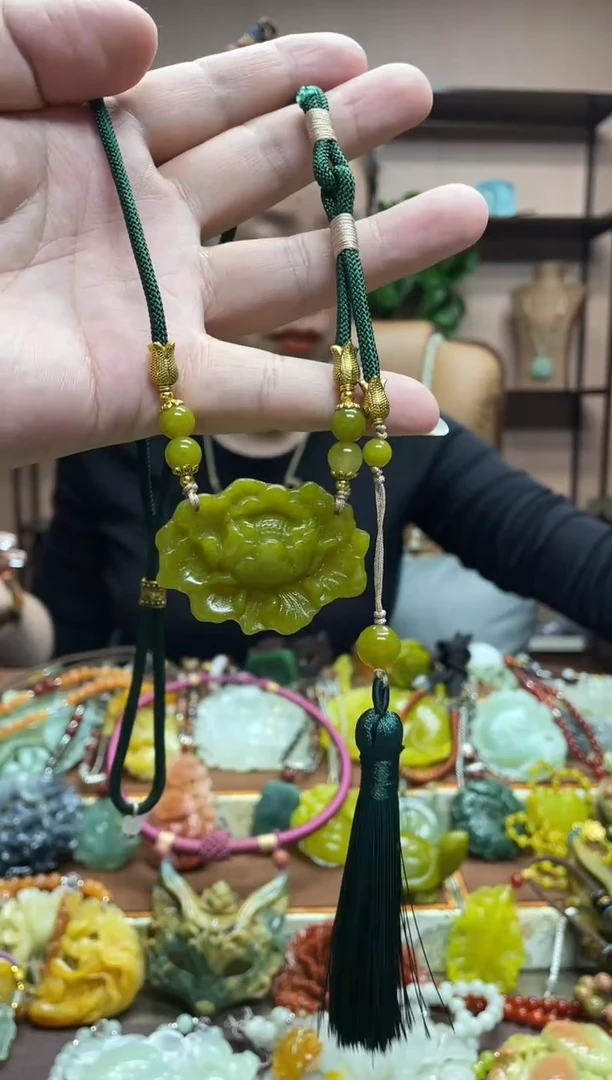 未镶嵌岫玉吊坠·