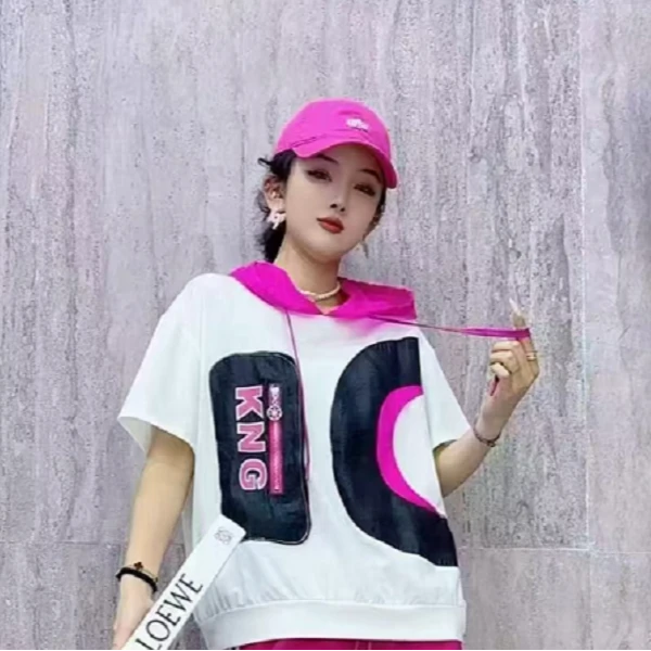 常规款宽松型短袖街头风连帽假两件T恤拼接潮流运动女款拼色休闲