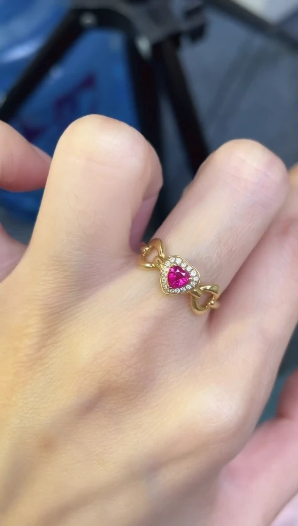 红宝石戒指18K金镶嵌缅甸主石：0.31ct