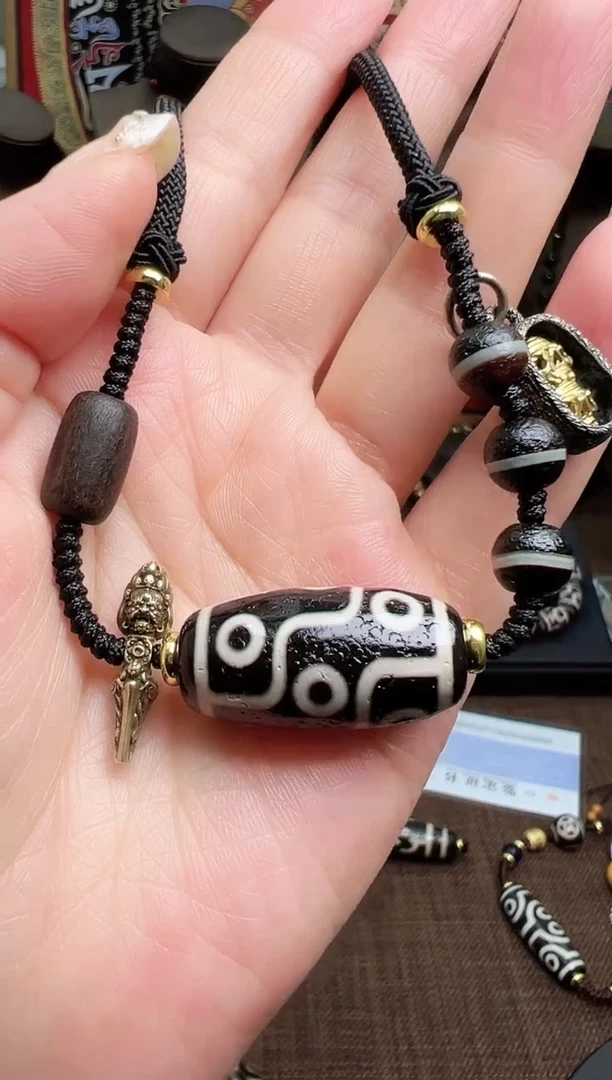 【闪购商品】玛瑙/玉髓1未镶嵌9眼