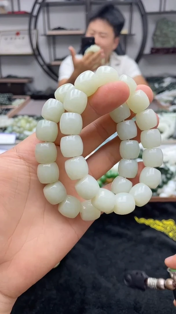 手串未镶嵌和田玉且末青白14直切拍一发一，多样性发货