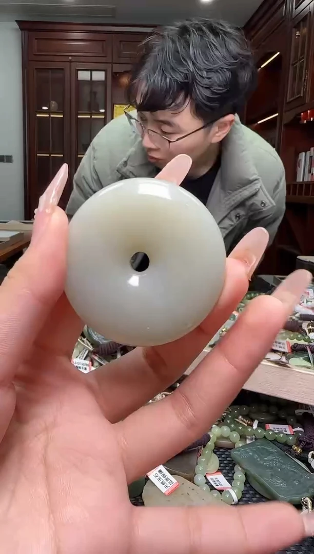 颈饰未镶嵌和田玉多样性发一