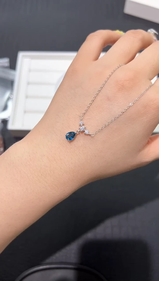 颈饰托帕石银S925镶嵌56i多样性发其一【1条】