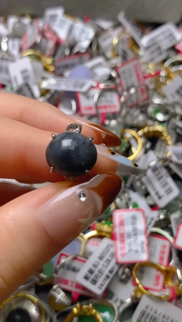 银S925镶嵌戒指翡翠百内无证书